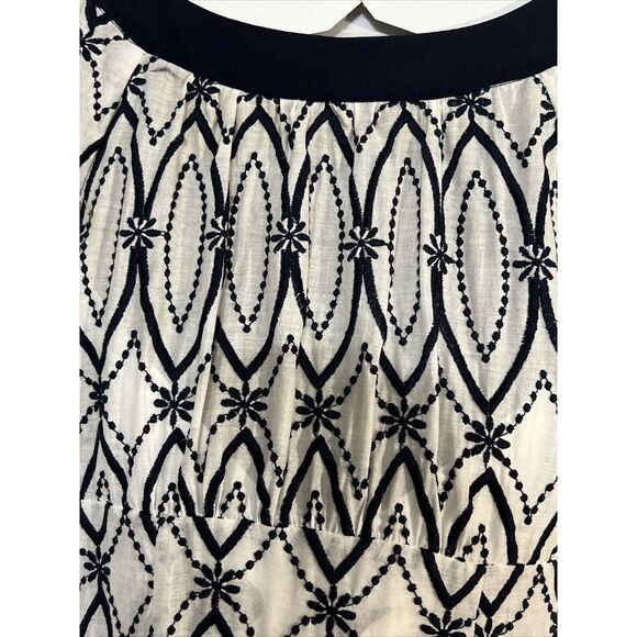 Nanette Lepore shortsleeve Top White & Navy Embroidered sz 2 - Picture 5 of 7